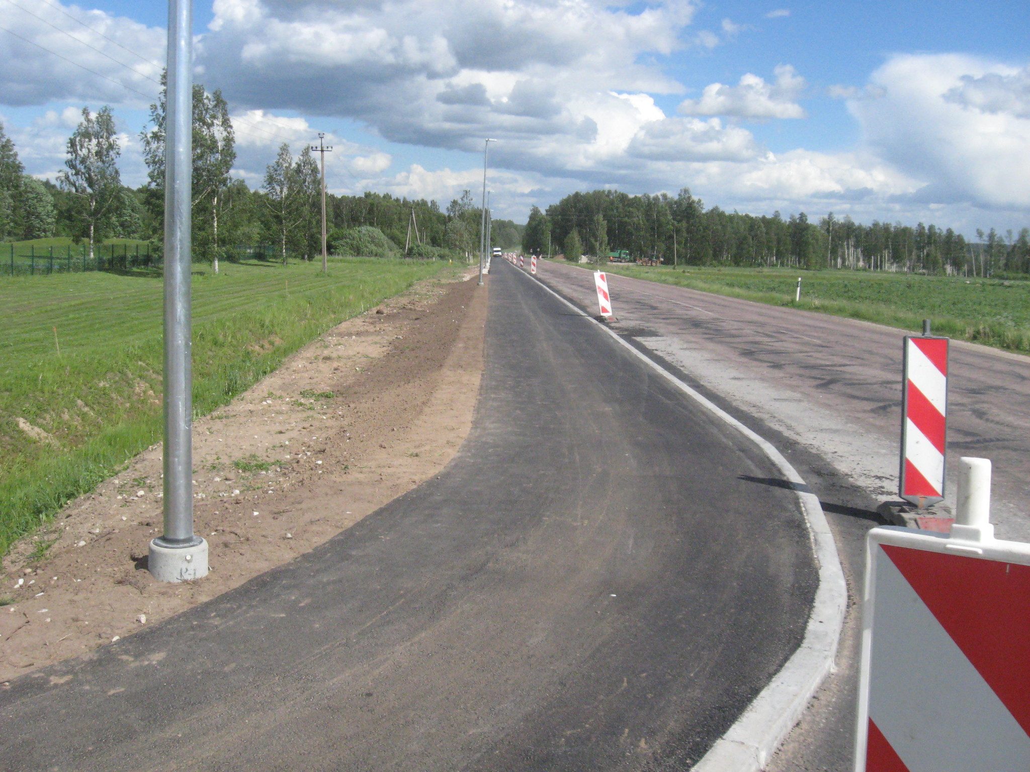 Kõrvalmaantee nr 22140 Tõrvandi-Roiu-Uniküla km 0,0 asuva ristmiku ümberehitus koos jalgratta- ja jalgtee ehitusega omanikujärelevalve
